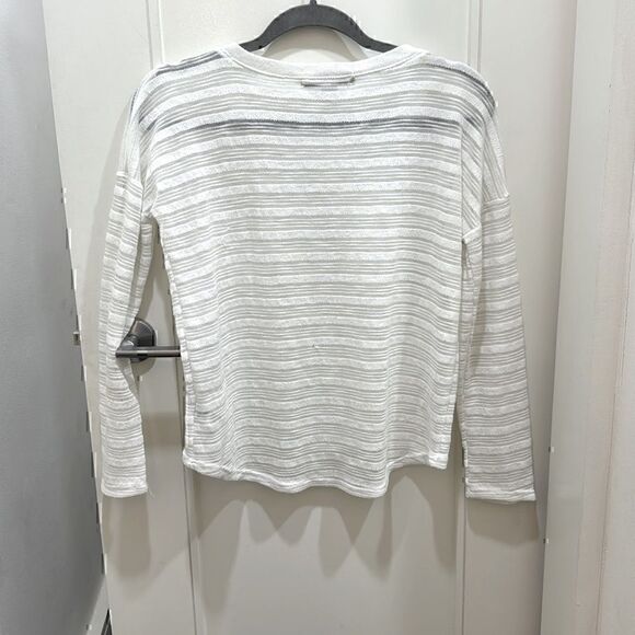 Forever 21 White Sweater Size Small - Picture 3 of 6
